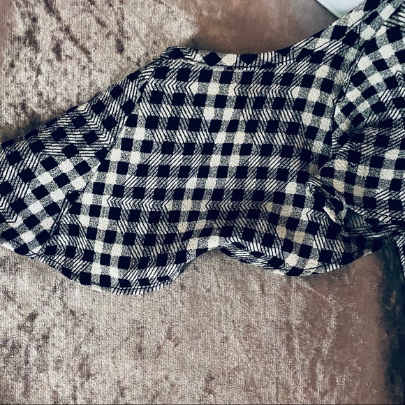 Candies B & W Gingham Cold Shoulder Trapeze Blouse - Picture 3 of 7